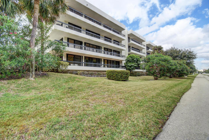 Primary Photo - 277 N Ocean Blvd