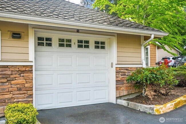 Foto del edificio - Prime Redmond Location!!!