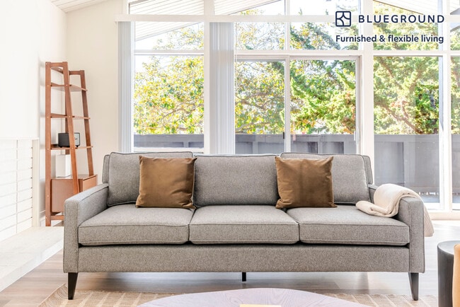 Foto del edificio - 801 Middlefield Rd