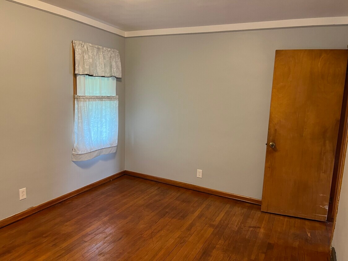 Bedroom - 8200 Prest St