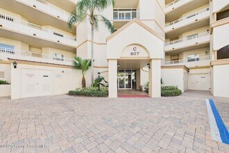 Building Photo - 807 Mystic Dr