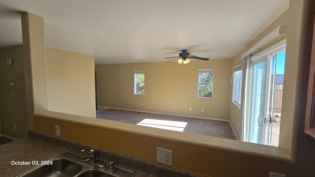 Foto del edificio - Spacious Two Story Townhome on Golf Course