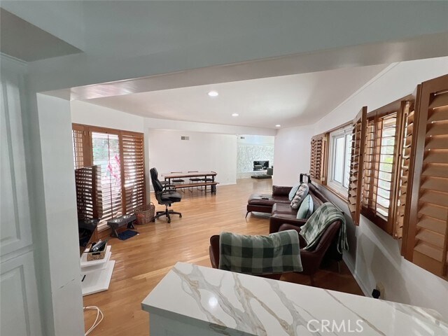 Foto del edificio - 9466 Hidden Valley Pl