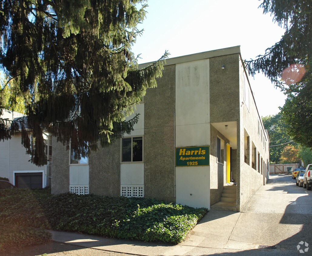 Primary Photo - 1925 Harris St