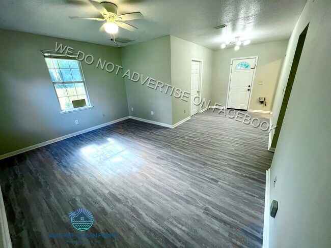 Building Photo - $200 OFF FIRST MONTH RENT - Gorgeous 3 bed...
