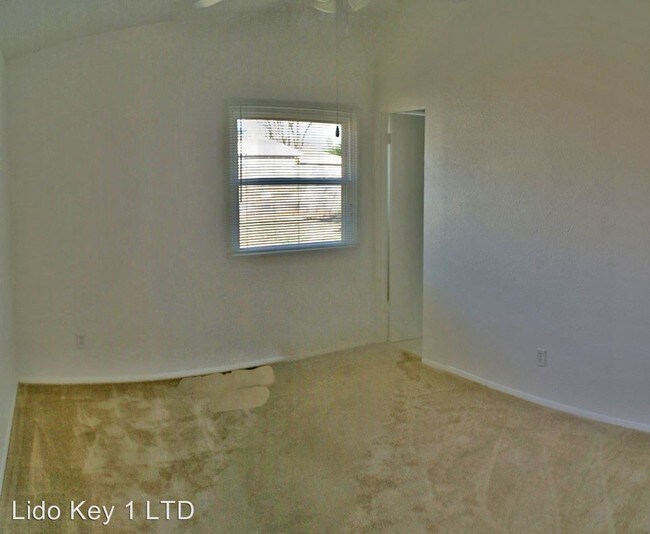 Building Photo - 406 Sweetbriar Dr
