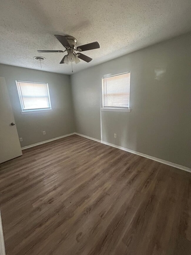 Building Photo - 1618 58th St