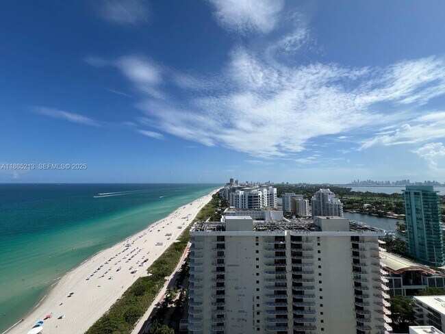 Foto del edificio - 6301 Collins Ave