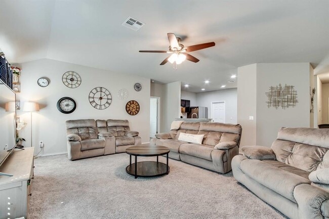 Building Photo - 2217 Stella Rd