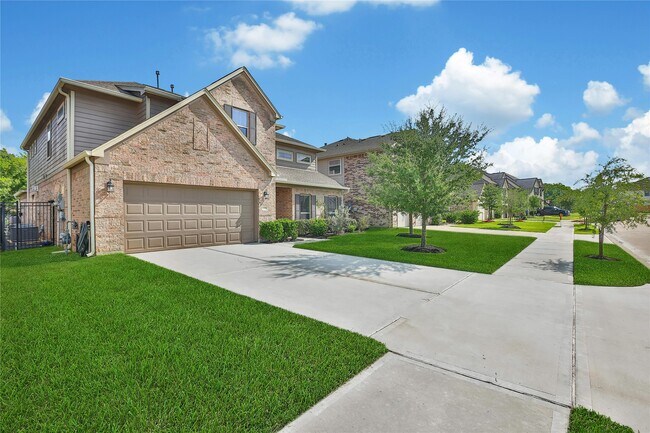 Building Photo - 32918 Franklin Brooks Dr