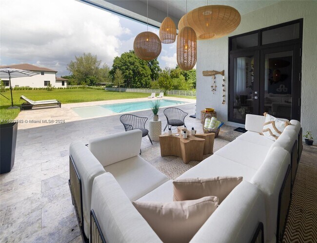 Foto del edificio - 5000 SW 159th Ave