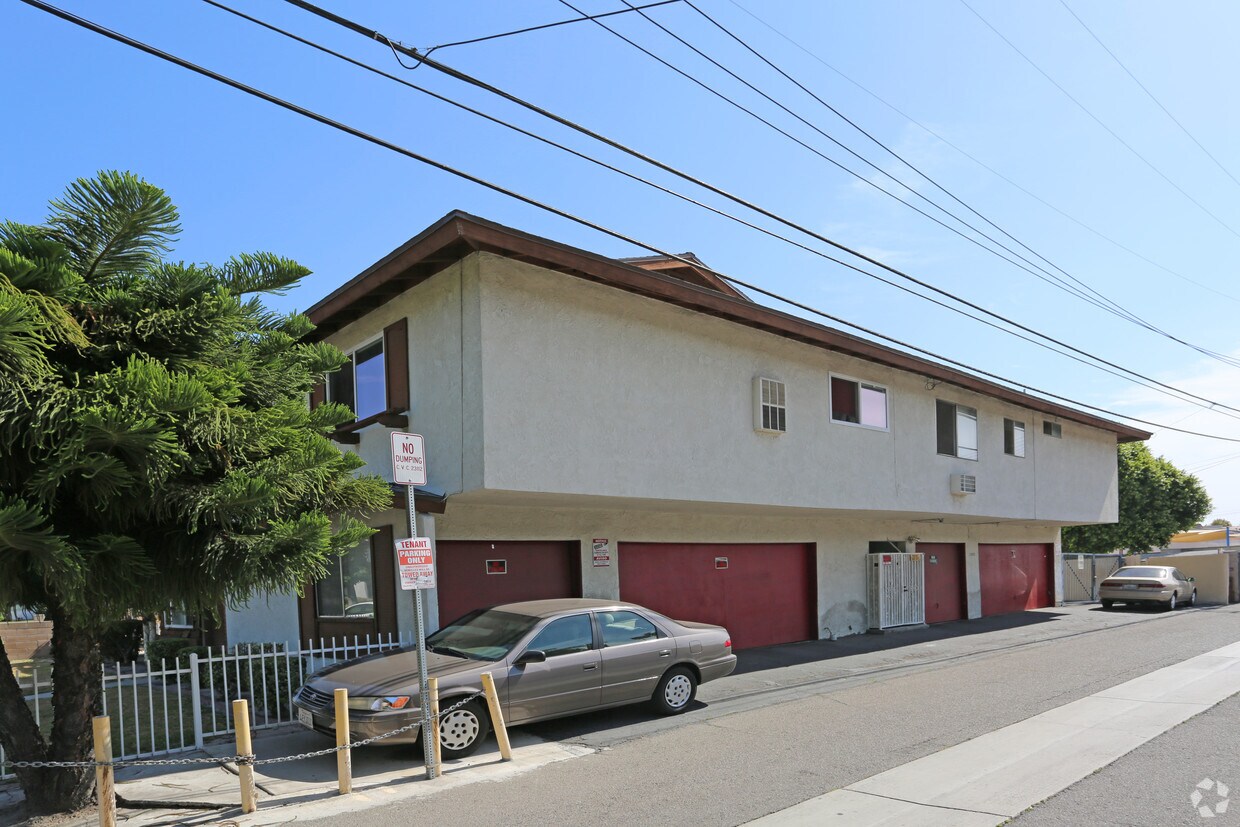 Building Photo - 13052 Rockinghorse Rd