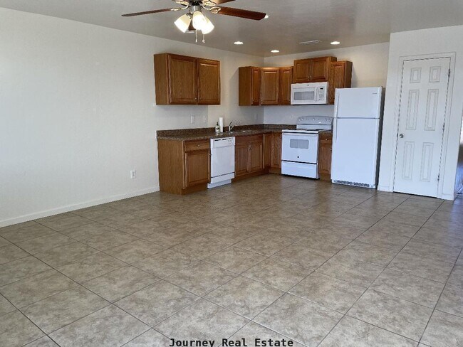Foto del edificio - 4469 N Miner Rd