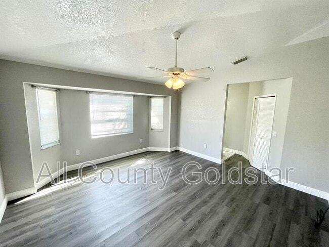 Foto del edificio - 19468 Edgewater Dr