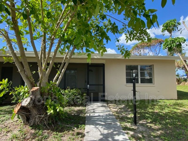 Primary Photo - 245 Cape Coral Pkwy E
