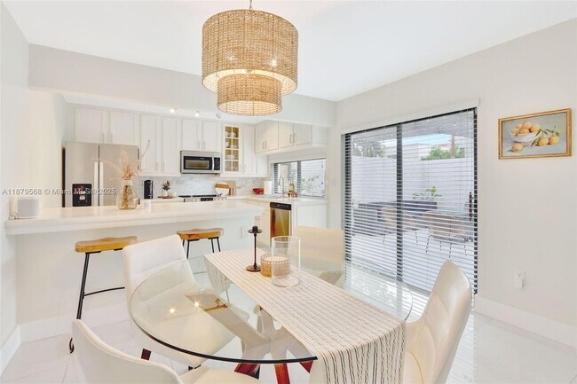Foto del edificio - 4724 SW 67th Ave