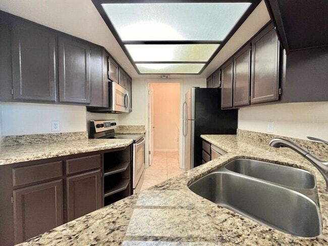 Building Photo - 5104 N 32nd St