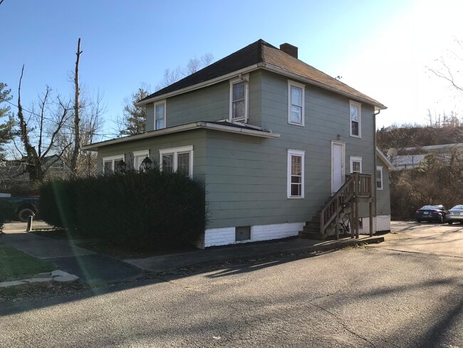 Building Photo - 527 Richland Ave