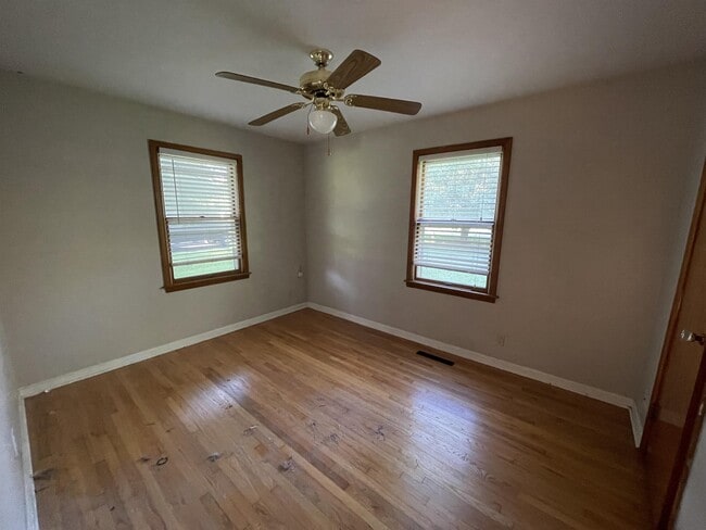 Building Photo - 395 Schooley Dr