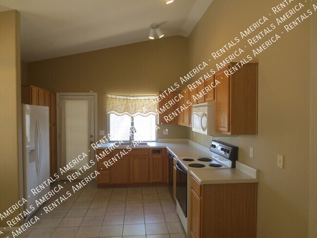 Foto del edificio - 606 W Colt Rd