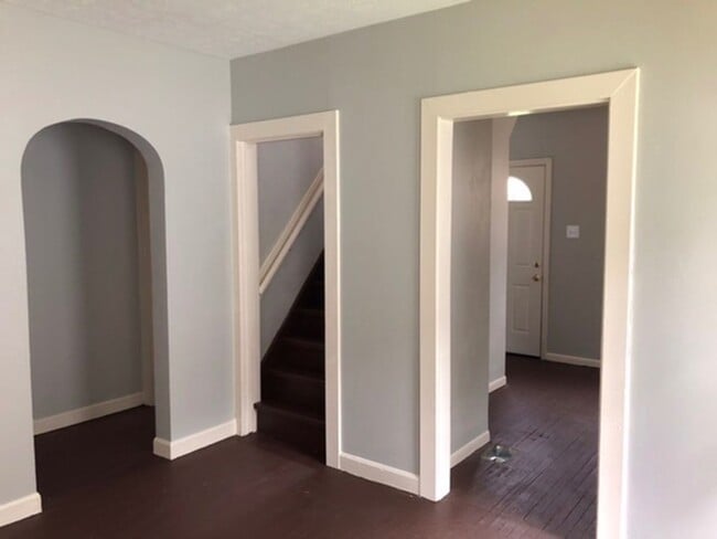Building Photo - Nice 3 bedroom one bath in the southend