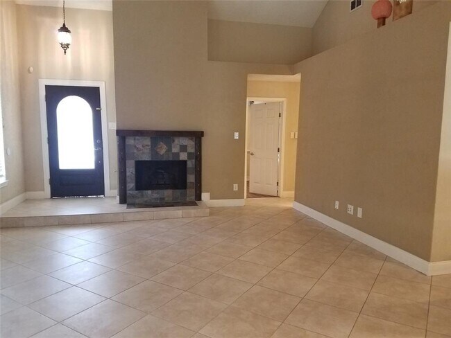 Building Photo - 2322 Marot Dr
