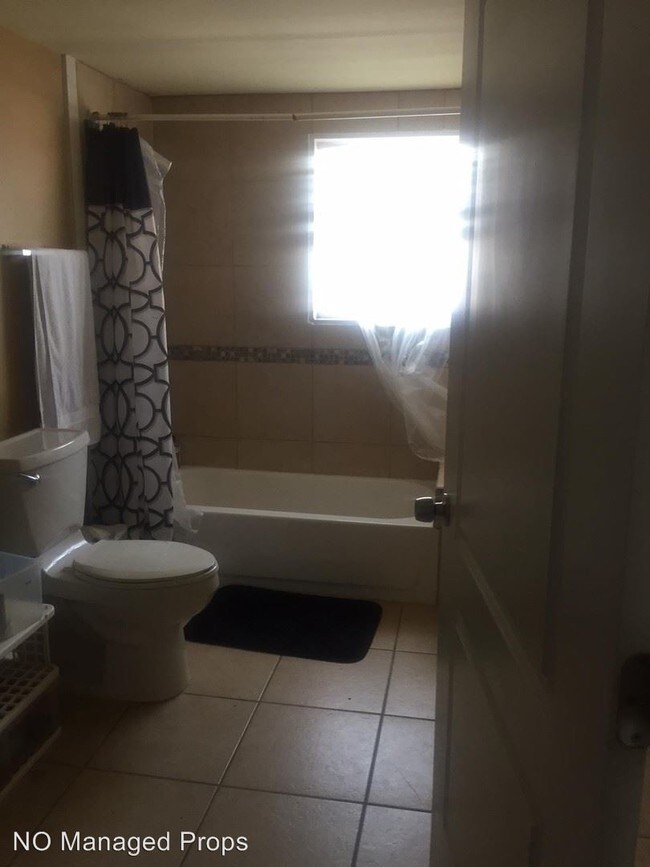 Building Photo - 2613-2615 Dryades St