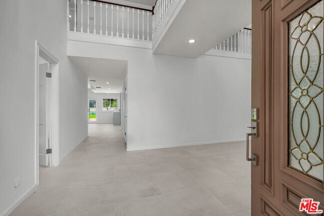 Foto del edificio - 17606 Camino De Yatasto