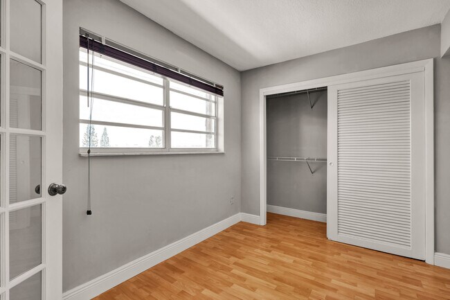 Foto del edificio - 1345 West Ave