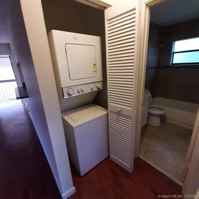 Building Photo - 11313 Royal Palm Blvd