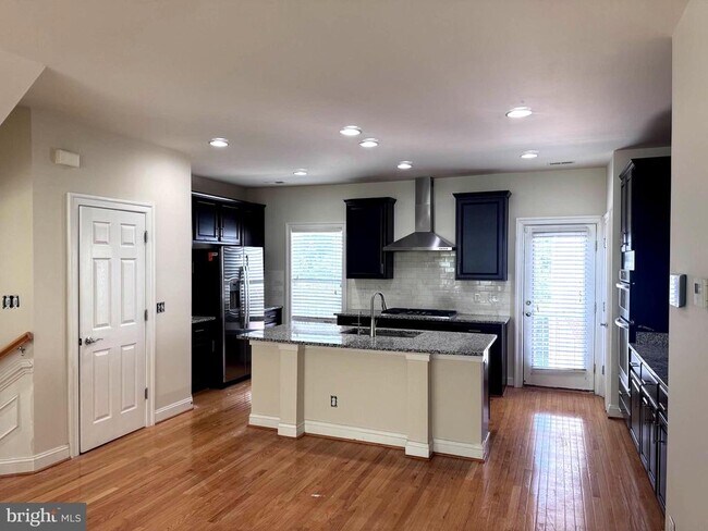 Foto del edificio - 3083 Waterloo Ln