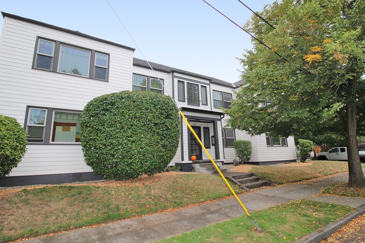 Primary Photo - 2330 SE 22nd Ave