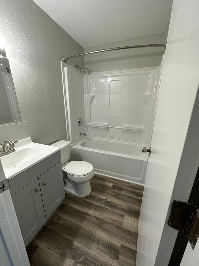 Building Photo - unit 23