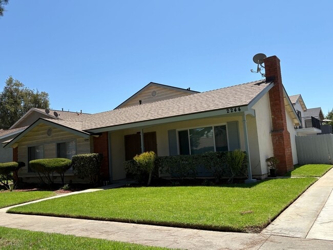 Building Photo - 2244 E Joana Dr
