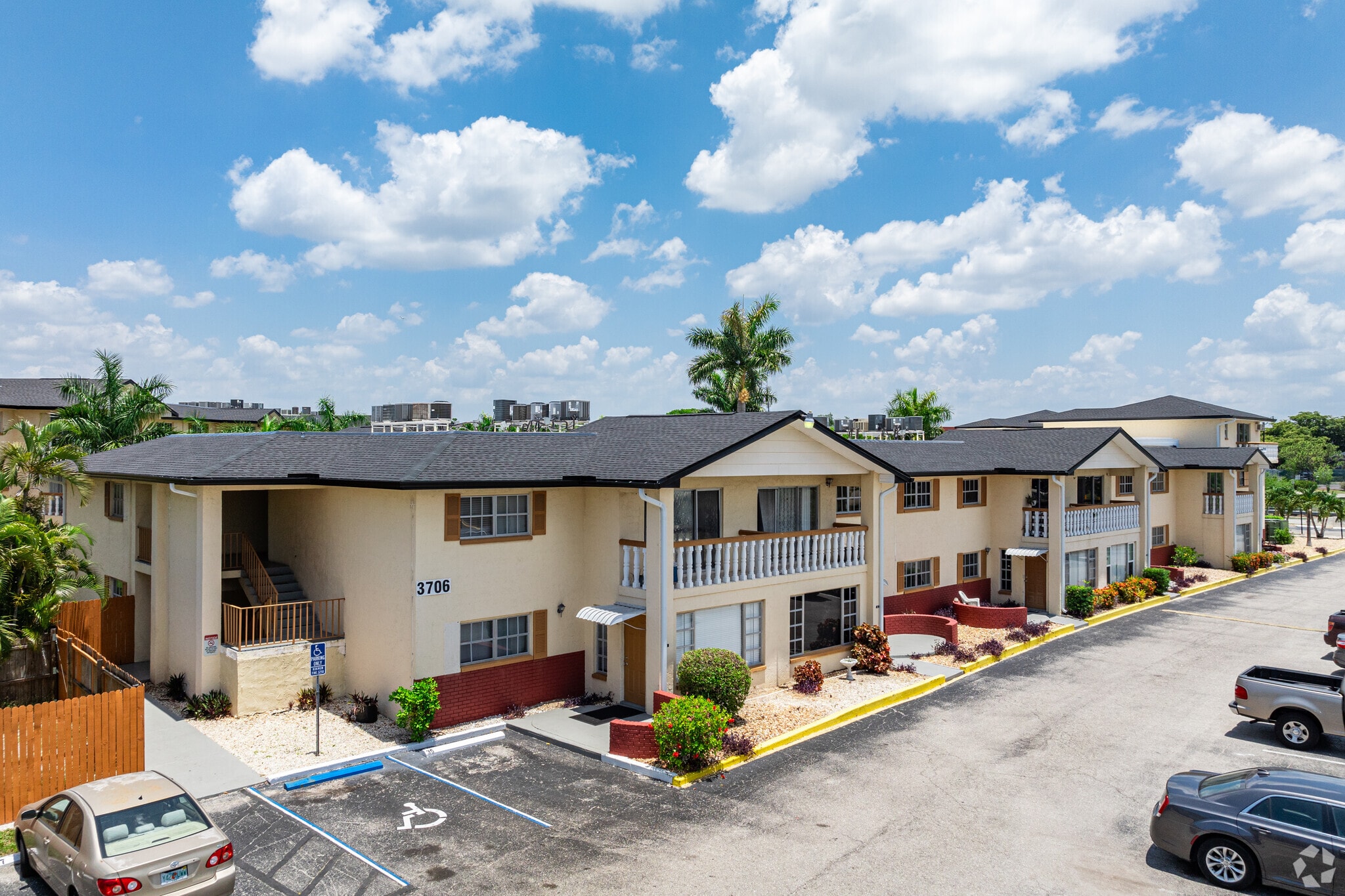 Windsor West Condominiums