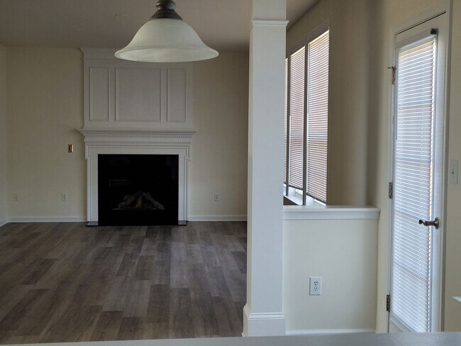 Foto del edificio - Lovely 4 bedroom, 2.5 bath available 9/13/24