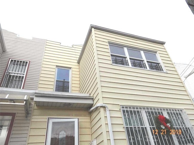 Foto del edificio - 104-17 95th Ave
