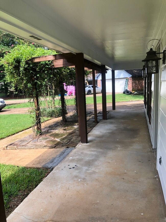 Building Photo - 110 Boxwood Pl N