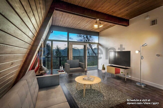 Foto del edificio - 7912 Willow Glen Rd