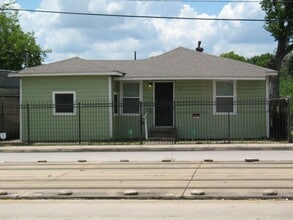 Building Photo - 2610 Scott St