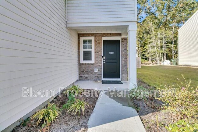 Foto del edificio - 399 Spruce Ivy St