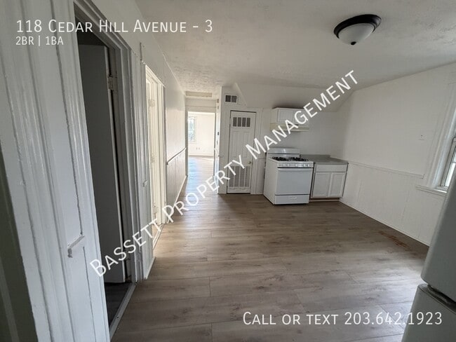 Building Photo - 118 Cedar Hill Ave