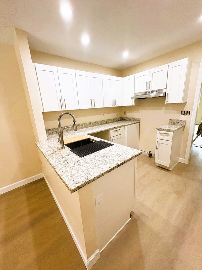 Building Photo - 519 Carambola Ave