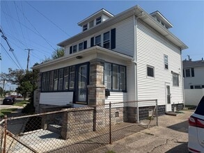 Building Photo - 318 Camp St