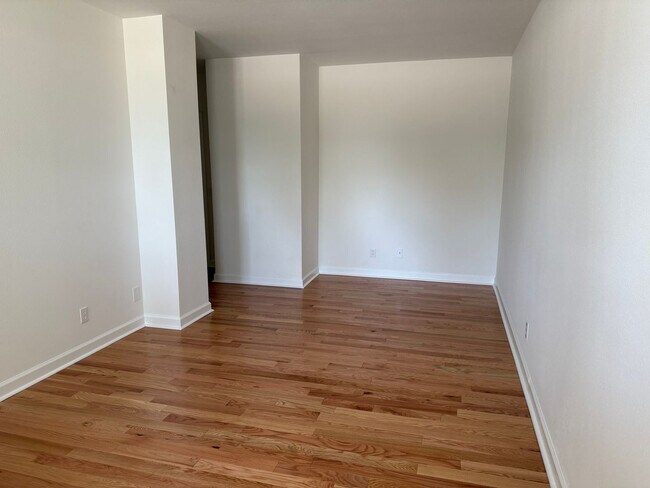 Foto del edificio - 5630 Pershing Ave