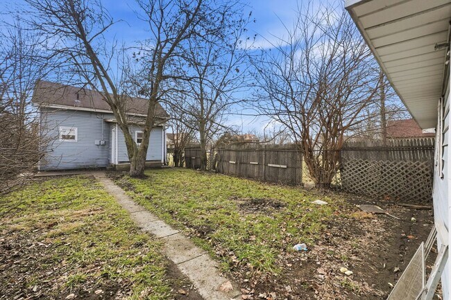 Foto del edificio - COMING SOON! Stylish 2BR with Modern Upgrades