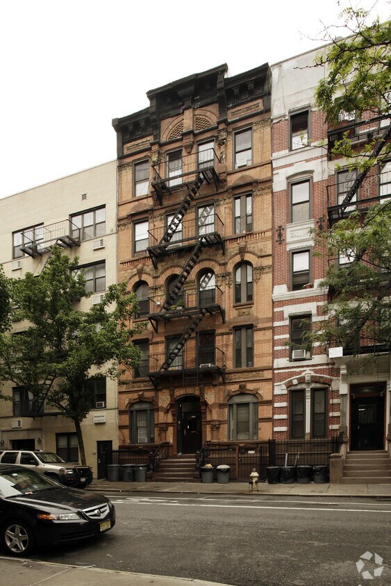 Building Photo - 229 E Tenth St
