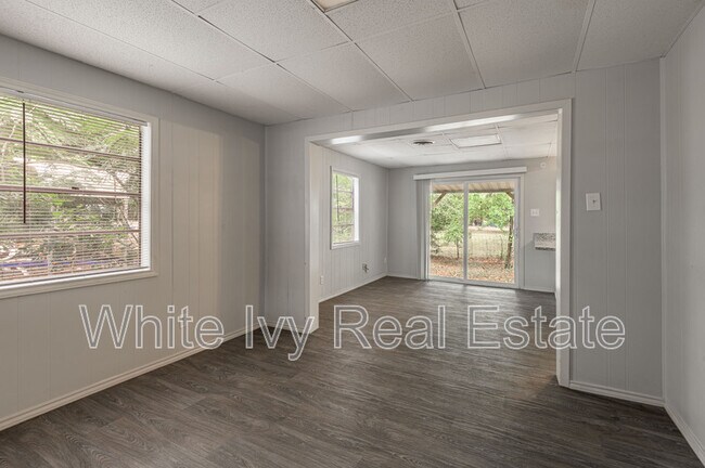 Building Photo - 299 Pine Harbor Dr