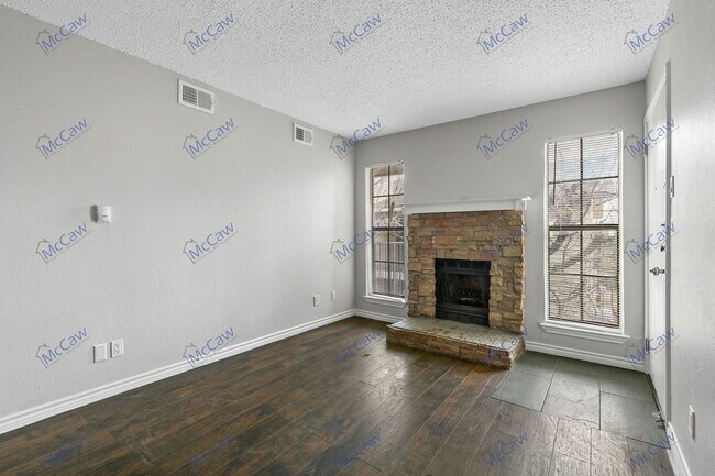 Foto del edificio - 9520 Royal Ln