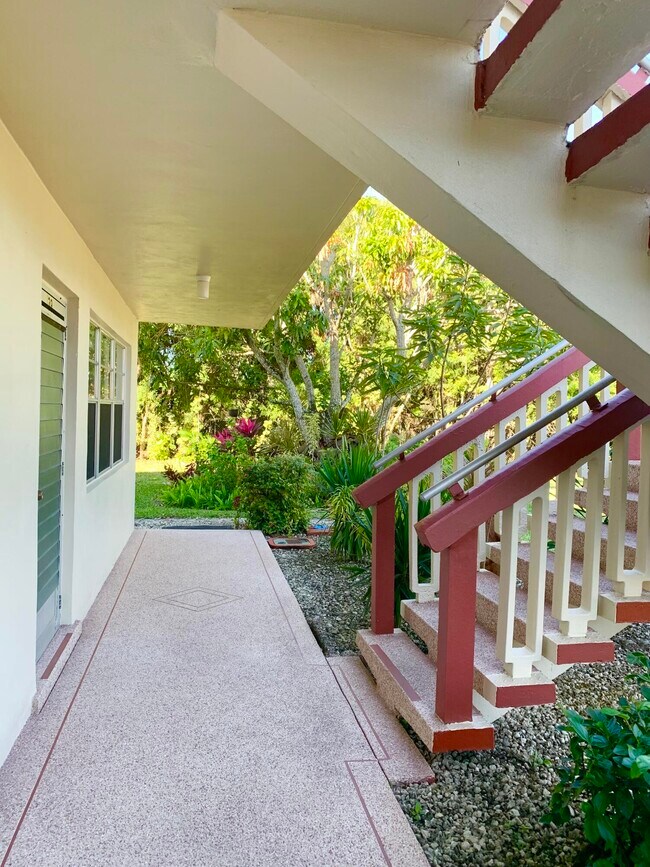 Building Photo - 39 Sussex B